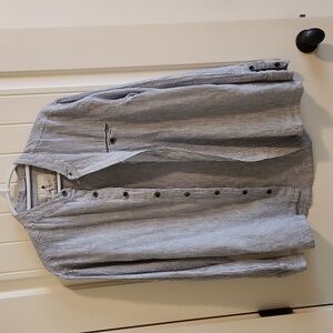 Lee Valley Ireland (m) pin- stripe button down shirt.